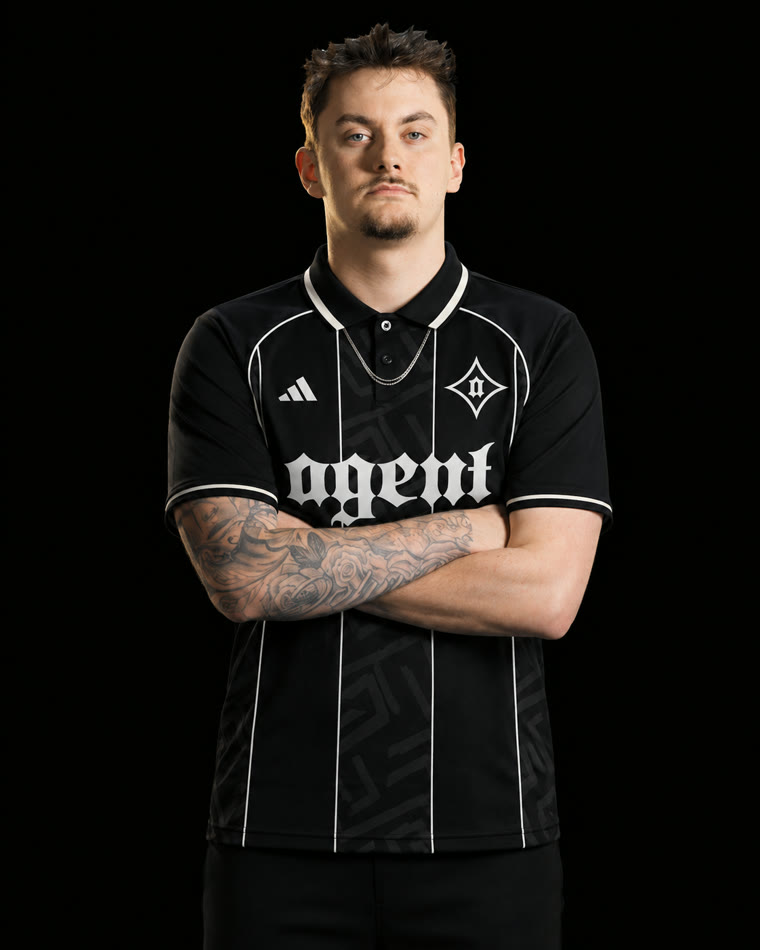junior, Counter-Strike player on Agent’s roster, in an Agent jersey