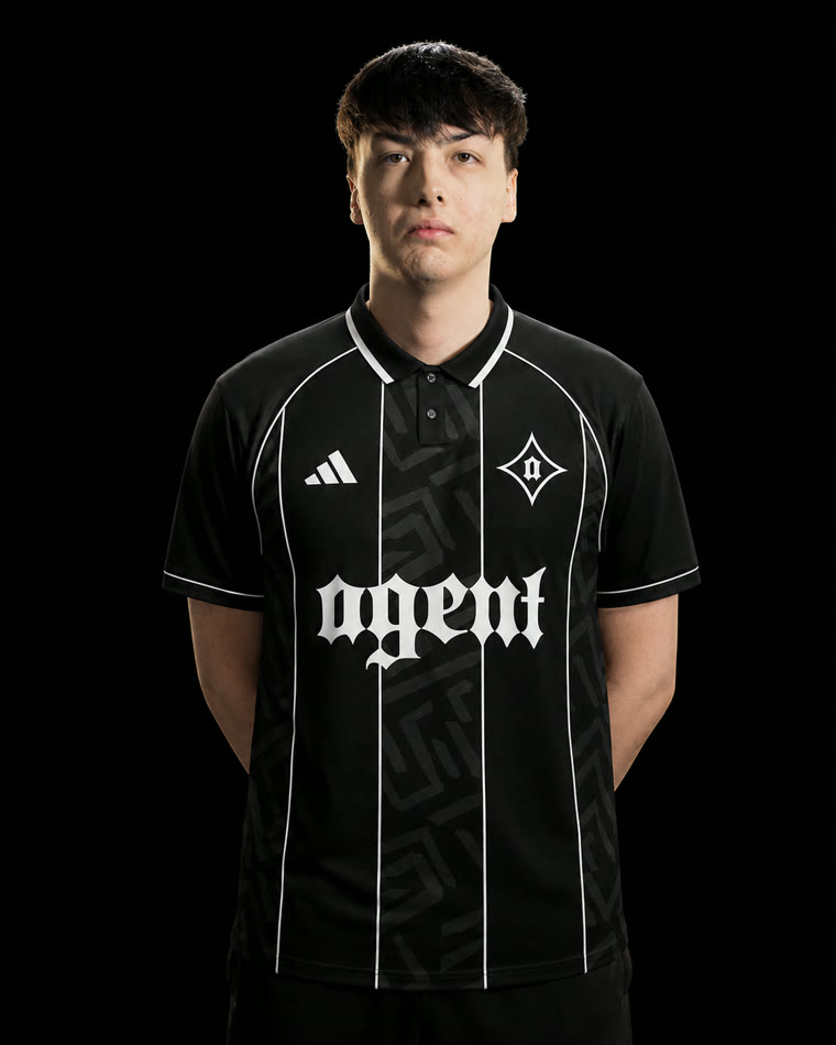 snav, Counter-Strike player on Agent’s roster, in an Agent jersey